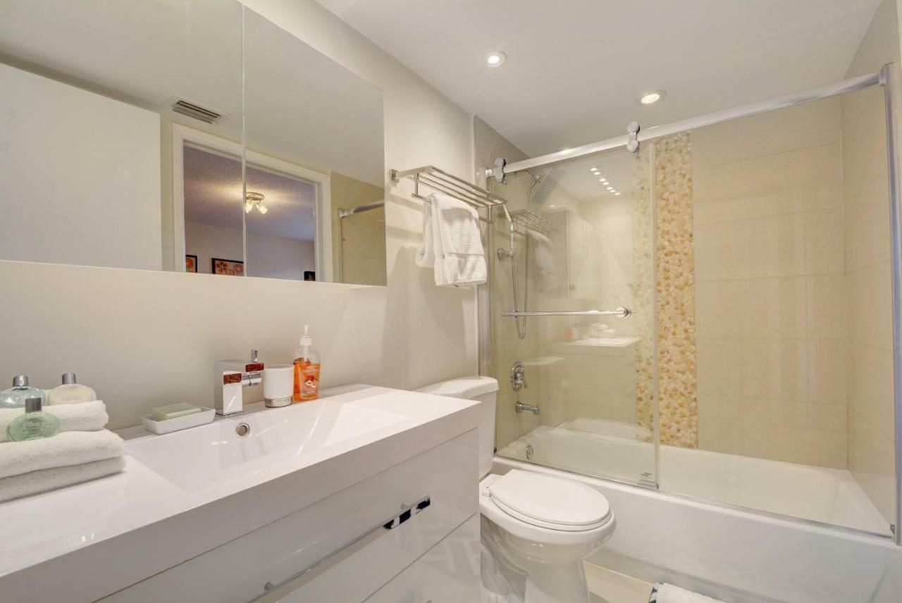 Renovated 2/2 Unit At Yacht Club/aventura