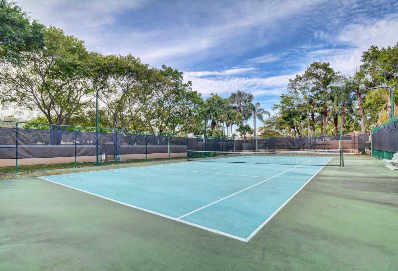 Renovated 2/2 Unit At Yacht Club/aventura Apartment *