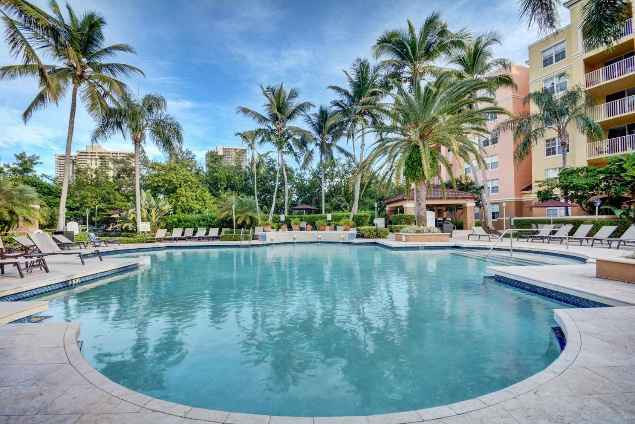 Renovated 2/2 Unit At Yacht Club/aventura Apartment