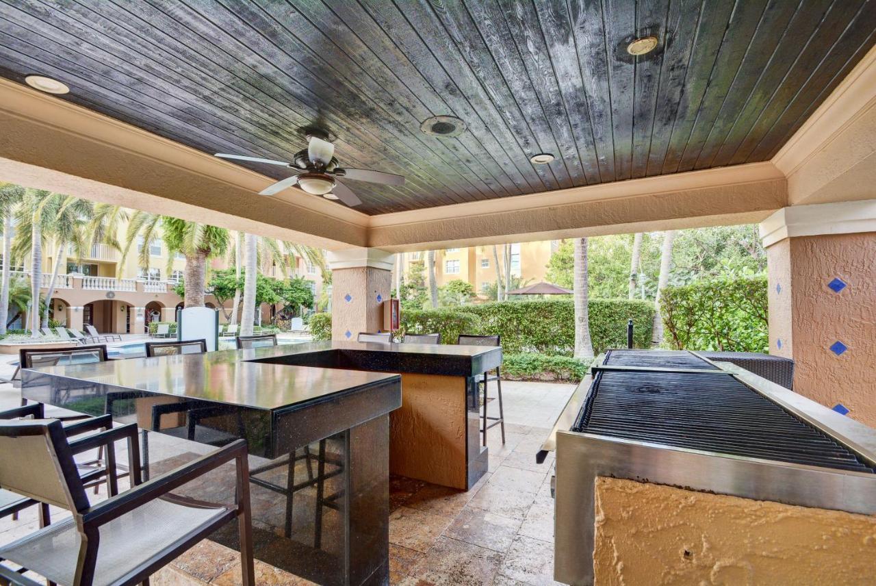 Apartment Renovated 2/2 Unit At Yacht Club/aventura Aventura